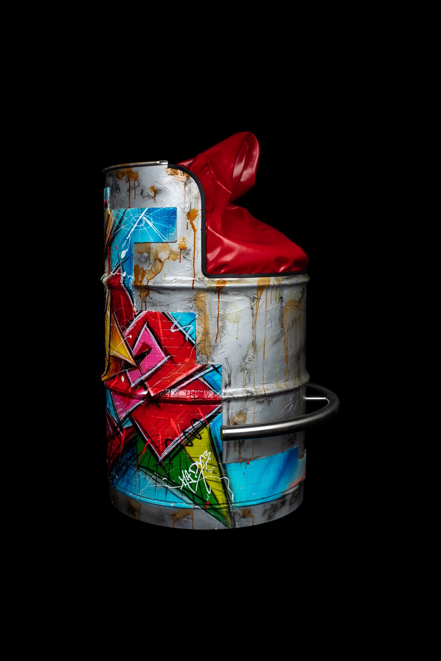 CUBIC BARREL CHAIR 1