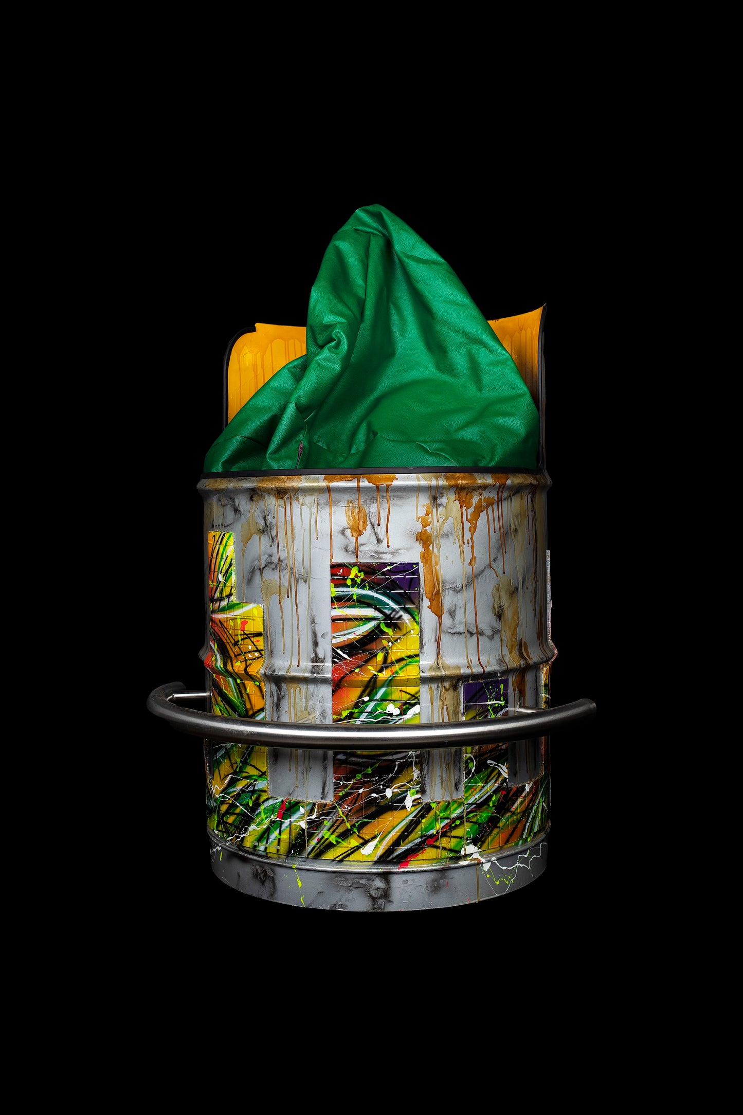 CUBIC BARREL CHAIR 2