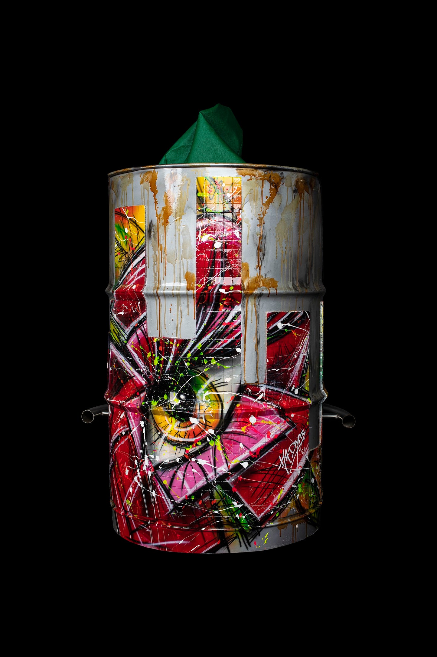 CUBIC BARREL CHAIR 2