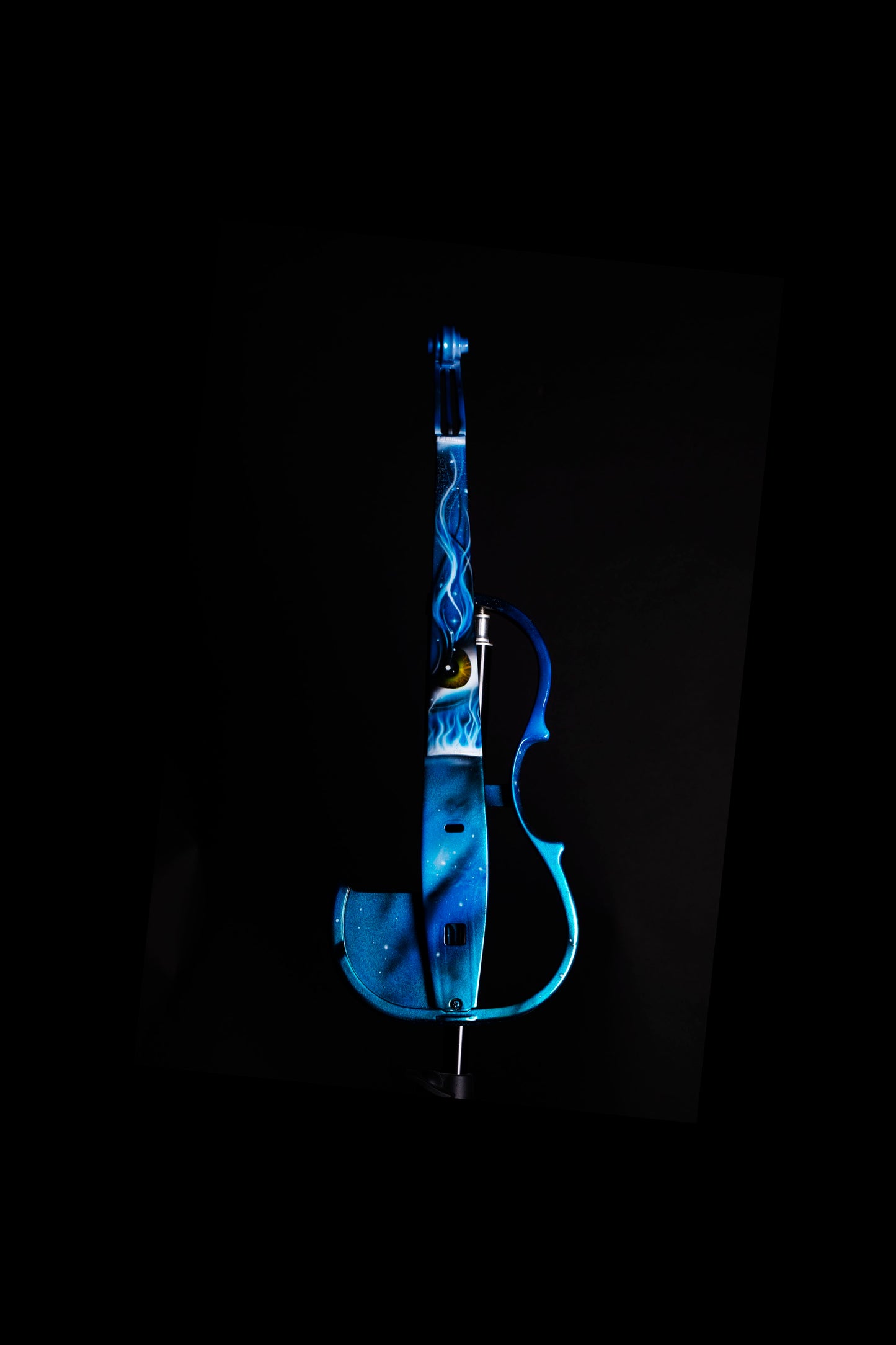 VIOLIN BLUE EYE